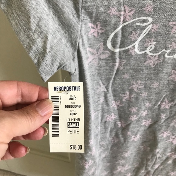 Women’s Aeropostale gray t-shirt - Picture 3 of 3